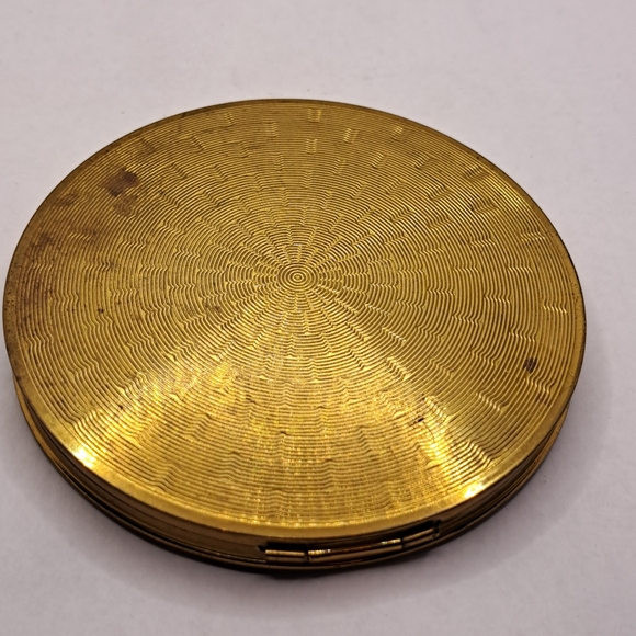 Vntage American Gold Tone Deer design Compact, 1950’s - Picture 3 of 9